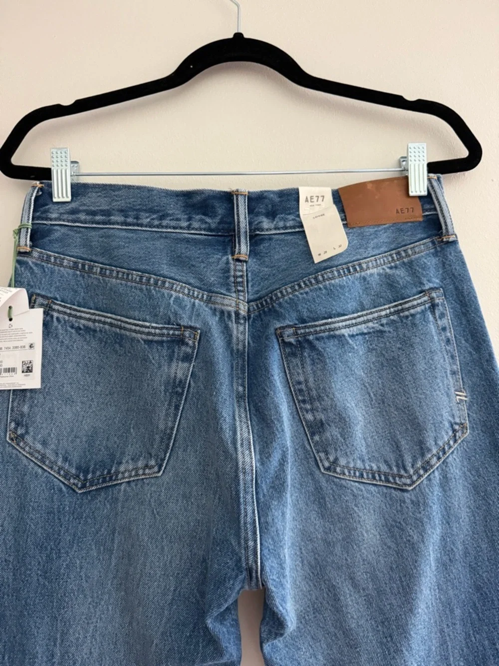 NWT AE77 Premium Loose Mens Jeans medium wash organic cotton 28x32